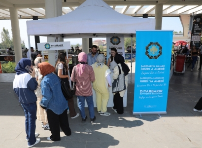 Üniversite öğrencileri ‘Hoş geldin’ standında ağırlanıyor