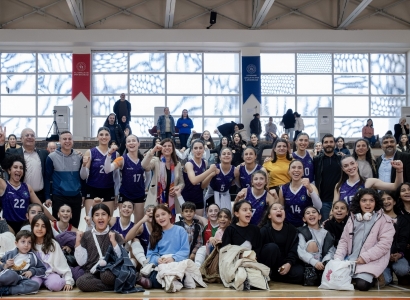 Maço ke Hemşaredara Ma Bucak Temaşe Kerd, Taximê Voleybolî yê Cinîyan Qezenc Kerd