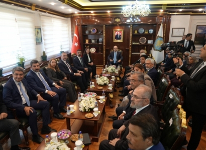 Serokê Meclisê Kurtulmuş, serdana Şaredariya Bajarê Mezin a Amedê kir