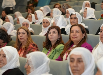 Eşbaşkan Bucak, Barış Anneleri Meclisinin konferansına katıldı