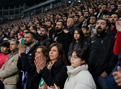 Hevşaredaran maça Amedsporê ji trîbûnê şopand