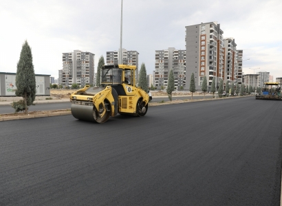 Kayapınar’da 3 caddeye 22 bin ton asfalt serildi Kayapınar’da 3 caddeye 22 bin ton asfalt serildi