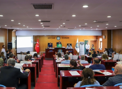 Hemşaredar Hatun: "Ma Warê Her Cuye de Ziwanê Xo Do Bixebitnê"