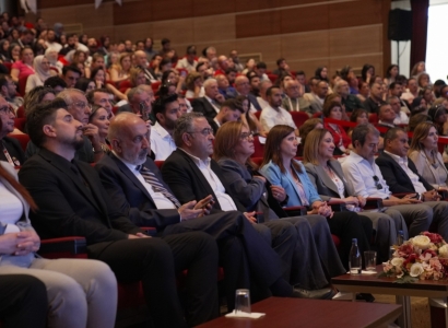Eş Başkan Bucak, Uluslararası Diş Hekimleri Kongresi’ndeki panele katıldı