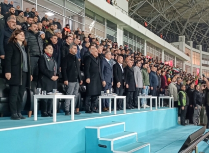 Eşbaşkan Bucak, Amedspor–Iğdırspor maçını Leyla Zana ile birlikte izledi