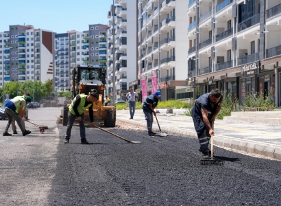 Kent genelinde asfalt yama çalışmaları sürüyor