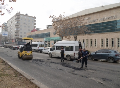 Piştî berf, qeşa û xwêkirinê li ser rêyan xebatên nûkirinê dest pê kir