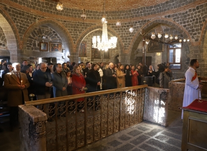 Eşbaşkan Bucak, Noel ayinine katıldı