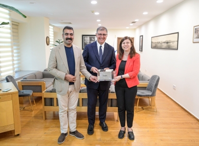 Eş Başkanlardan İzmir Büyükşehir Belediyesine ziyaret