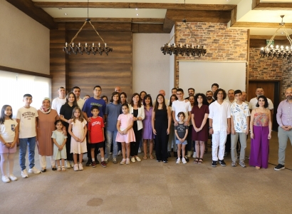 Eşbaşkan Bucak, LGS’de tam puan alan öğrencilerle buluştu