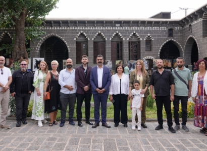 Eşbaşkan Hatun, 'Taşın ve Rengin Hafızası' ile Gabriel’e Vefa sergilerinin açılışına katıldı