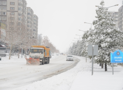 Li Amedê li dijî barîna berfê xebateke bê west û rawestan
