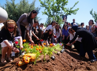 Sanatçı Ayşe Şan’ın cenazesi 29 yıl sonra Diyarbakır'a getirildi