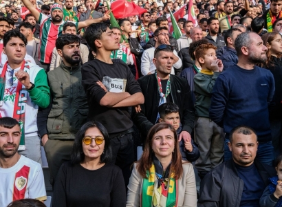 Hemşaredare Bucak Maçê Amedsporî Temaşe Kerd