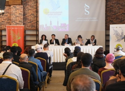 Savaşın gölgesinde tiyatroyu anlattılar