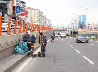 Aşırı yığışlara karşı yağmur suyu hatlarında temizlik yapılıyor