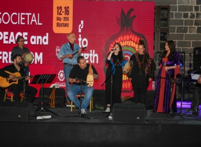 Forumê Aştî û Azadîya Komelkîye bi Konserêko Zafziwanî Qedîya