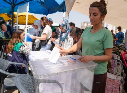 Li Habeşî sindoq hatin danîn: Gel ji bo siberoja taxê dengê xwe dide