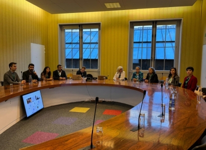 Eşbaşkanlar, Paris Belediyesi Dış İlişkiler Komisyonu ile görüştü