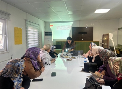 Li navendên jiyanê yên jinan bi riwekên xwezayî perwerdeya pratîk