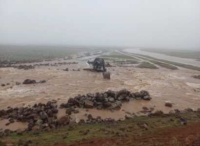 Tîmên Şaredariya Mezin destwerdanê li lehiyên li Çinarê dikin