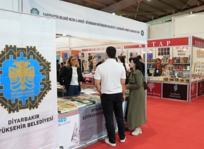 Şaredariya Bajarê Mezin li Pêşangeha Pirtûkan bajêr dide nasîn