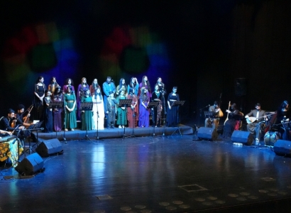 Konserê Roja Ziwanê Dayîke: Bi 4 Ziwanan Melodî Ameyî Vengdayene