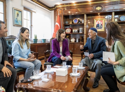 Eşbaşkan Bucak yurttaşları dinledi