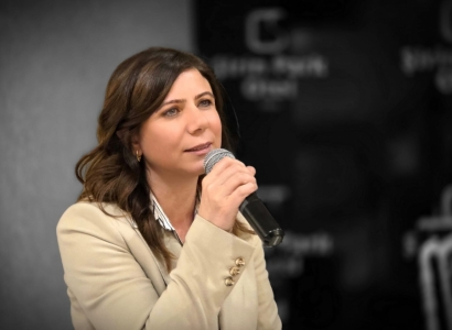 Hevşaredar Bucak: Em di demeke dîrokî re derbas dibin