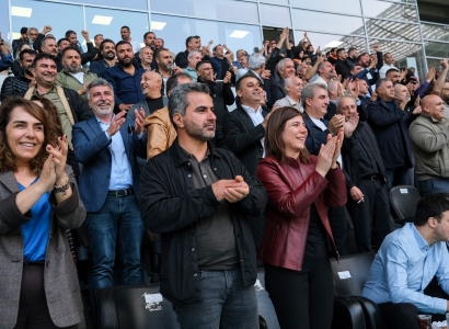 Eşbaşkan Bucak Amedspor maçını stadyumda izledi