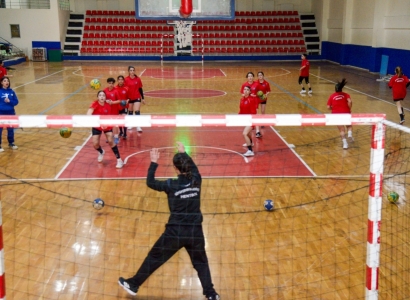 Tîma Hentbolê ya Jinan a DBBê di riya Lîga 1emîn de ye