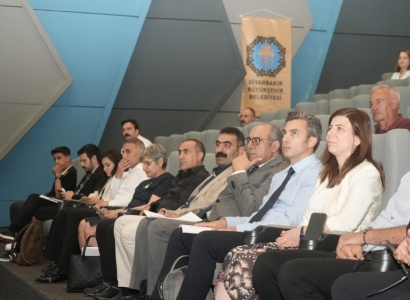 Bi ILOyê re civînek der barê karkeriya derîqeydê