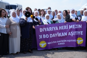 Eşbaşkan Bucak, Anneler G&uuml;n&uuml; a&ccedil;ıklamasına katıldı
