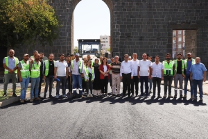 Eşbaşkan Bucak, asfalt çalışmasını yerinde inceledi