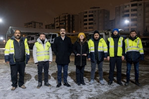 Hevşaredar xebat&ecirc;n t&ecirc;koş&icirc;na li dij&icirc; berf&ecirc; li qad&ecirc; koord&icirc;ne dikin