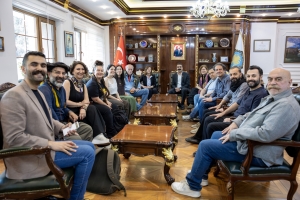 Hunermend &ucirc; Beşdaran&ecirc; Panel&icirc; Şaredar&icirc;ya ma Z&icirc;yaret Kerd