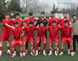 T&icirc;ma Futbol&ecirc; ya U-19 a Şaredariya Mezin a Amed&ecirc; b&ucirc; şampiyon