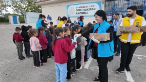 D&uuml;nya S&uuml;t Haftası&rsquo;nda &ouml;ğrencilere s&uuml;t dağıtıldı