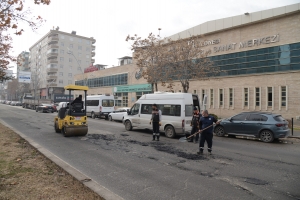 Bad&ecirc; Vewra Zafe &ucirc; Qeşay&icirc; Ray&icirc;r&ecirc; ke Xerip&icirc;yay&icirc;, Tam&icirc;ran Dest P&ecirc;kerd