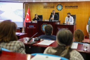 Eşbaşkan Hatun, Barcelona’daki temaslarına dair meclisi bilgilendirdi