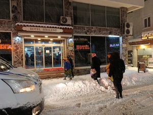 Şaredariya Mezin welatiy&ecirc;n ku di baj&ecirc;r de as&ecirc; mab&ucirc;n li ot&ecirc;lan bi cih kirin