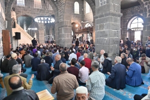 Dünyaca ünlü hafızlardan Diyarbakırlılara Kur’an-ı Kerim ziyafeti