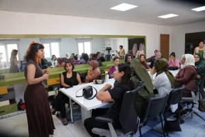 Atolyeya zayenda civakî ji bo jinên ku ji beşdarî kursên şaredariyê bûne