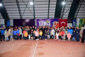 “Uyanış Gençlik” tenis turnuvası sona erdi
