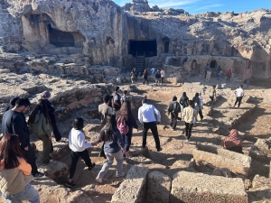 Xwendekarên zanîngehê li deverên dîrokî yên Erxenî û Gêlê geriyan