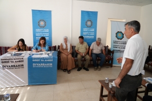 Eşbaşkan Bucak, Eğil’de muhtarlarla bir araya geldi