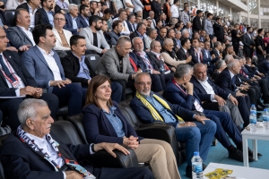 Hevşaredar Bucak, F&icirc;nala Play-Off&ecirc; ya li Amed&ecirc; temaşe kir