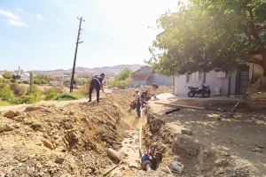 Çüngüş Karşıyaka Mahallesi’nde içme suyu hattı yenilendi