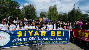 Eş Başkan Hatun, uyuşturucuya karşı düzenlenen yürüyüşe katıldı