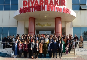 Sayın Ayşe Güzeloğlu, Öğretmenler Günü Dolayısıyla İlimiz ADEM Koordinatörleri İle Kahvaltıda Bir Araya Geldi